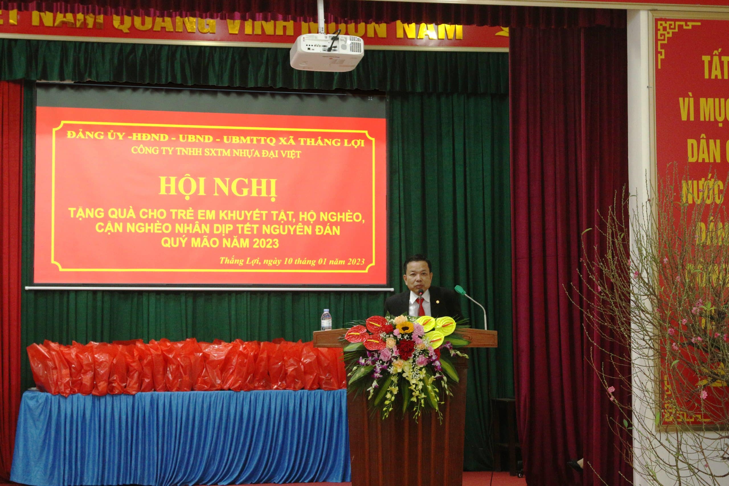 chu tich nhua dai viet len phat bieu scaled