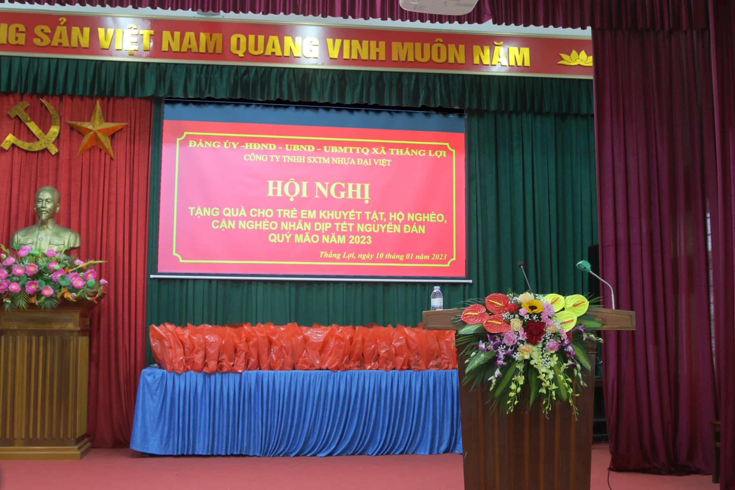 hoi nghi trao qua tang cac tre em khuyet tat cac ho ngheo va can ngheo xa thang loi scaled