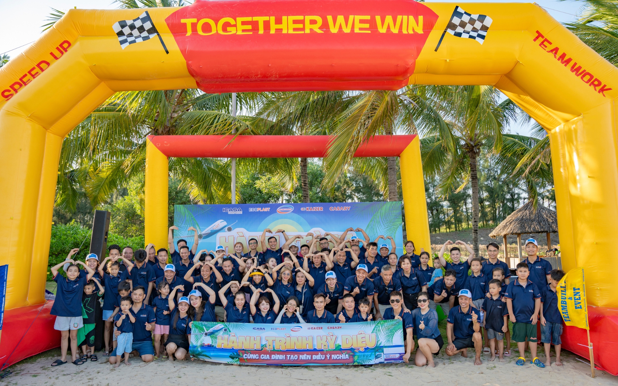 Đại gia đình Nhựa Đại Việt in dấu kỷ niệm tại chương trình Teambuilding