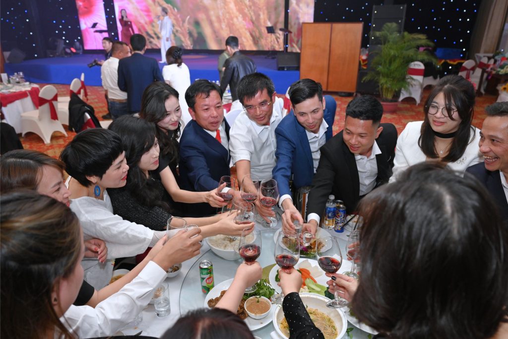 Hội Nghị Tổng Kết Năm 2024 - Nhựa Đại Việt Mở Ra "Hành Trình Bước Vào Kỷ Nguyên Mới" 22 HOI NGHI TONG KET CUOI NAM NHUA DAI VIET 2024 27
