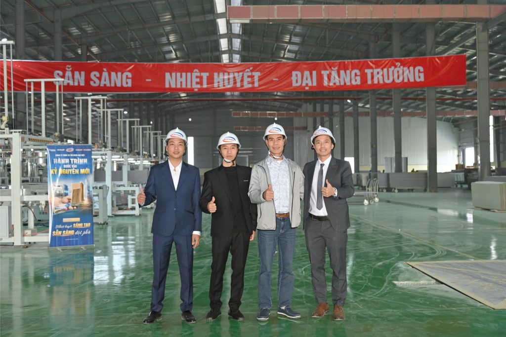 Hội Nghị Tổng Kết Năm 2024 - Nhựa Đại Việt Mở Ra "Hành Trình Bước Vào Kỷ Nguyên Mới" 9 HOI NGHI TONG KET CUOI NAM NHUA DAI VIET 2024 32