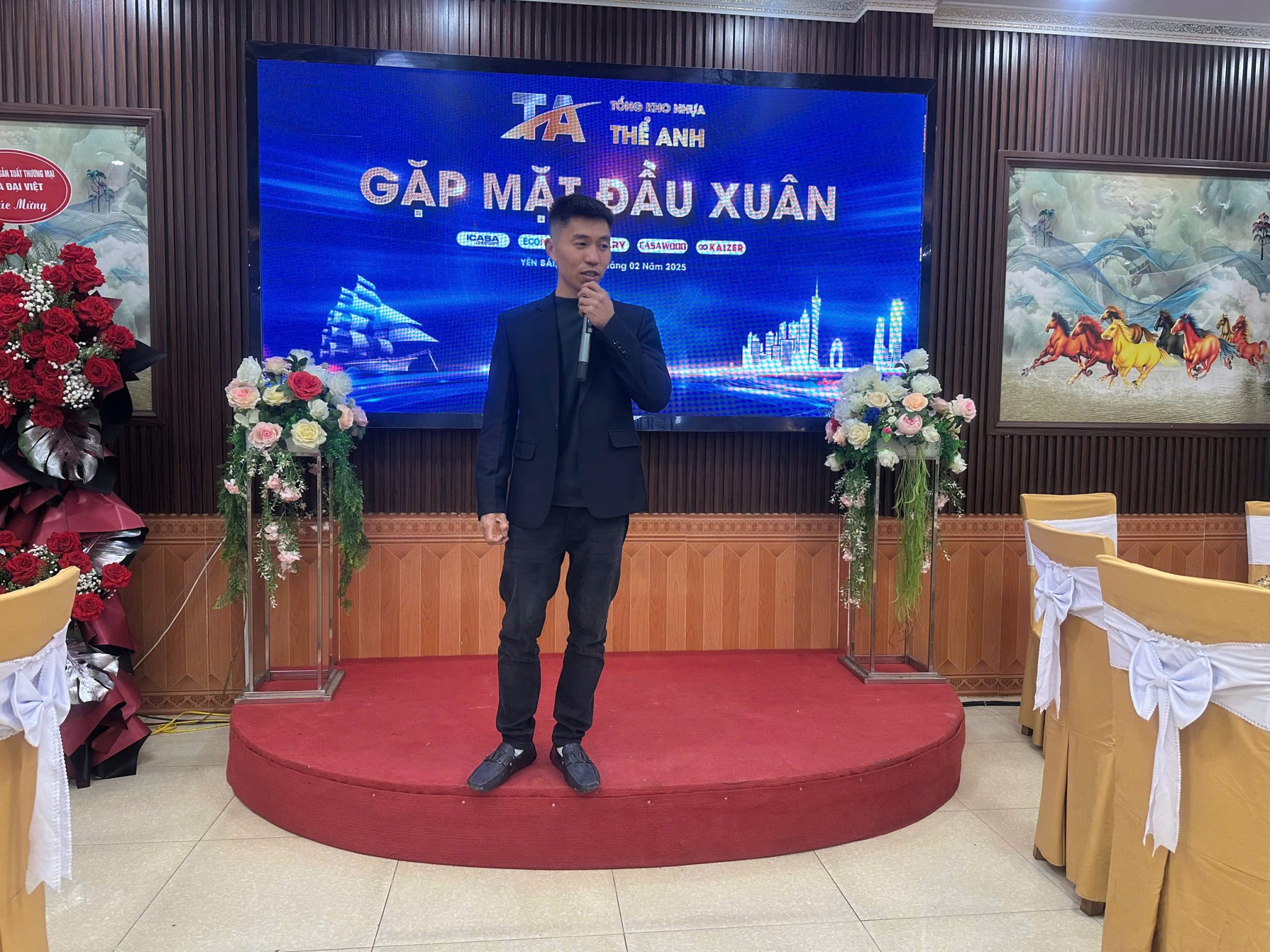 NPP Thể Anh tưng bừng khai xuân - ra mắt sản phẩm mới 2025 7 Đại diện NPP Thể Anh phát biểu tri ân