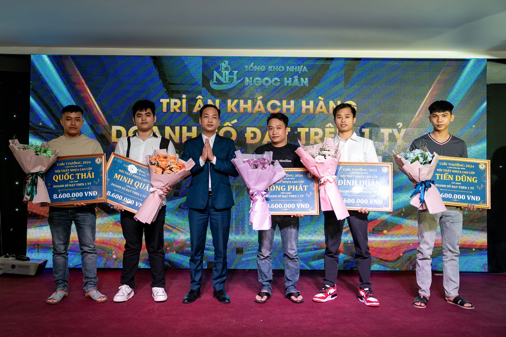 Nhà phân phối Ngọc Hân ghi dấu thành công - ra mắt sản phẩm mới 2025 10 Vinh danh TOP các xưởng nội thất đạt doanh số trên 1 tỷ