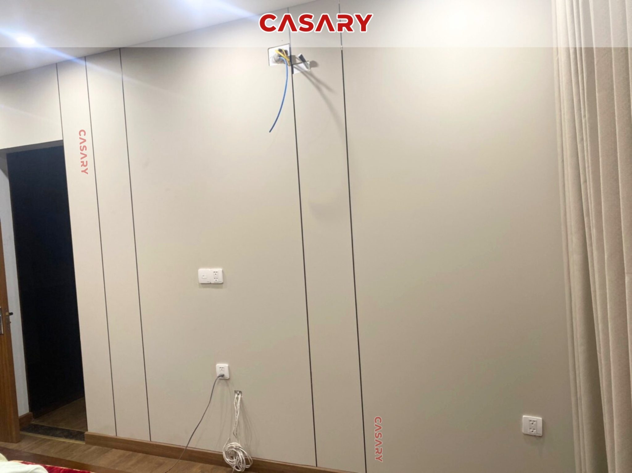 Quy trình thi công tấm ốp than tre chuẩn xưởng – Những lỗi thường gặp & cách khắc phục 8 Tấm ốp than tre Casary sử dụng ốp tường